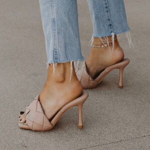 Vince Camuto Brelanie Silver Leather Woven Strap Mule Sandals - US 6